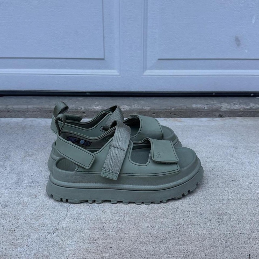 UGG SAGE GREEN GOLDENGLOW PLATFORM SANDALS